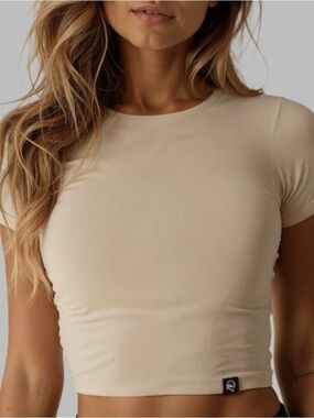Culprit Toasted Marshmallow Cropped Tee Sz Small NWOT